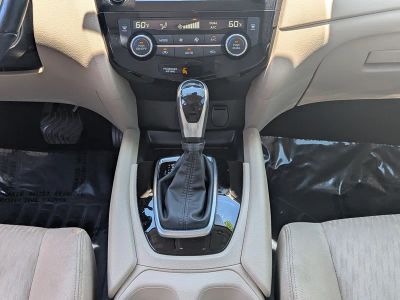 2020 Nissan Rogue — photo 20 view