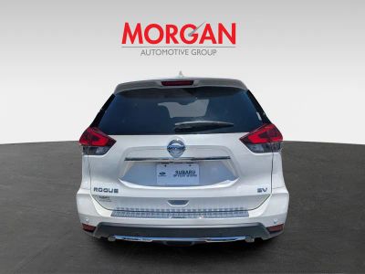 2020 Nissan Rogue — detail view