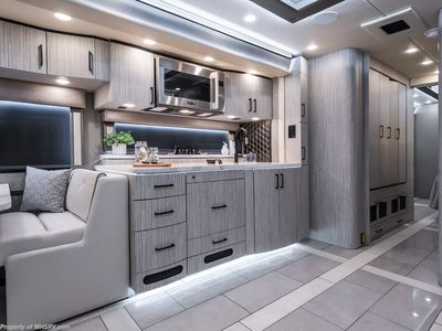 2027 Foretravel Realm Presidential Luxury Villa Bunk (LVB) W/ Spa - Photo 24