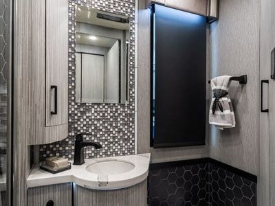 2027 Foretravel Realm Presidential Luxury Villa Bunk (LVB) W/ Spa - Photo 50
