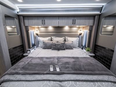 2027 Foretravel Realm Presidential Luxury Villa Bunk (LVB) W/ Spa - Photo 60