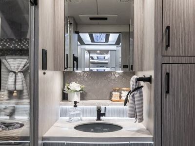2027 Foretravel Realm Presidential Luxury Villa Bunk (LVB) W/ Spa - Photo 66