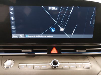2024 Hyundai Elantra - Photo 17