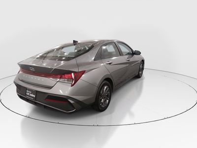 2024 Hyundai Elantra - Photo 7
