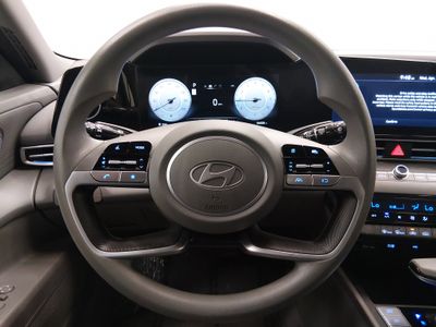 2024 Hyundai Elantra - Photo 12