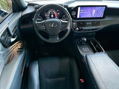 2023 Lexus LS — photo 21 view