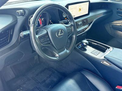 2023 Lexus LS — photo 8 view