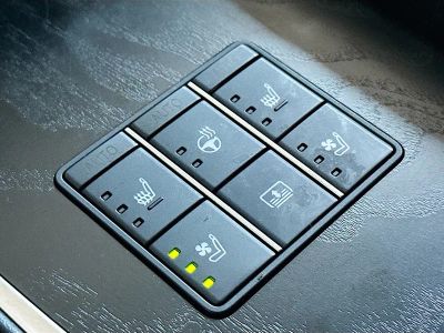 2023 Lexus LS — photo 18 view