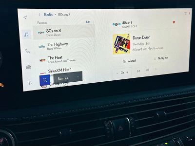 2023 Lexus LS — photo 13 view