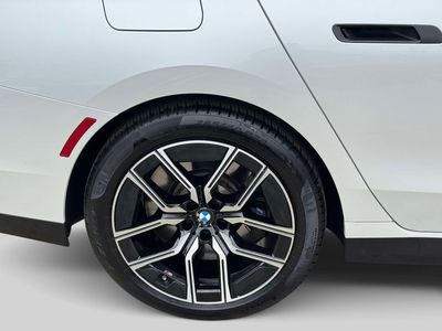 2025 BMW 7 Series - Photo 9