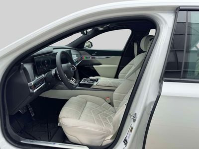 2025 BMW 7 Series - Photo 12