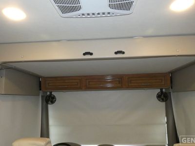 2019 Thor Motor Coach Challenger - Photo 14