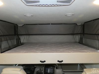 2019 Thor Motor Coach Challenger - Photo 15