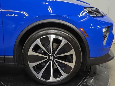 2026 Porsche Macan Electric - Photo 11