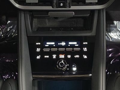 2026 Porsche Macan Electric - Photo 19