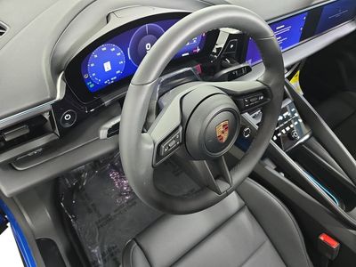 2026 Porsche Macan Electric - Photo 4