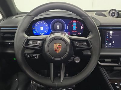 2026 Porsche Macan Electric - Photo 14