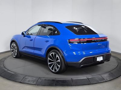 2026 Porsche Macan Electric - Photo 3