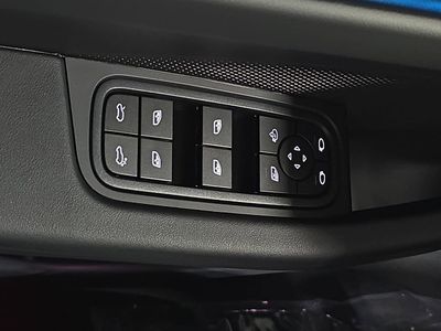 2026 Porsche Macan Electric - Photo 21