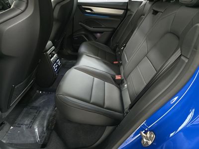 2026 Porsche Macan Electric - Photo 24