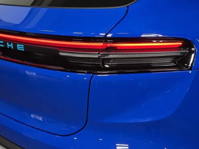 2026 Porsche Macan Electric - Photo 30