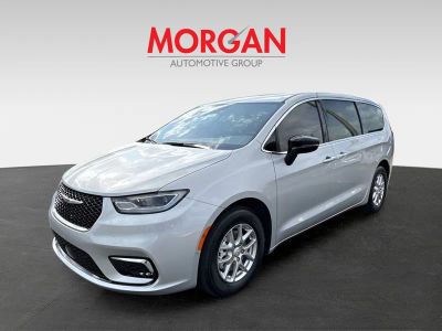 2026 Chrysler Pacifica — photo 7 view