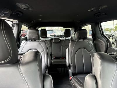 2026 Chrysler Pacifica — photo 30 view