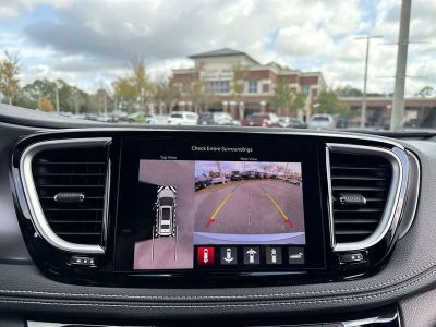 2026 Chrysler Pacifica — photo 24 view