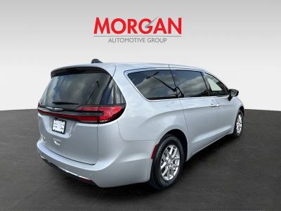 2026 Chrysler Pacifica — rear three-quarter view