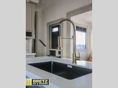 2026 Brinkley Model Z - Photo 17