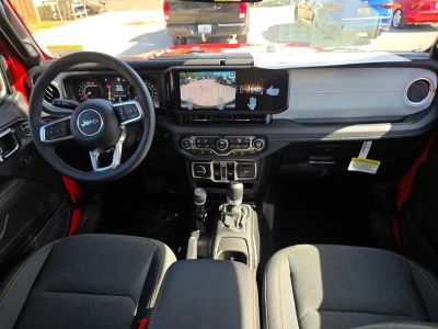 2025 Jeep Wrangler — photo 31 view