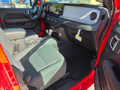 2025 Jeep Wrangler — photo 28 view