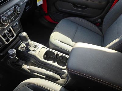 2025 Jeep Wrangler — photo 22 view