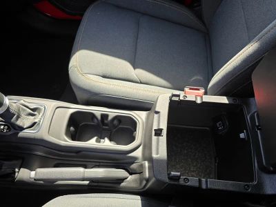 2025 Jeep Wrangler — photo 24 view