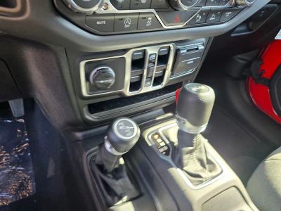 2025 Jeep Wrangler — photo 25 view