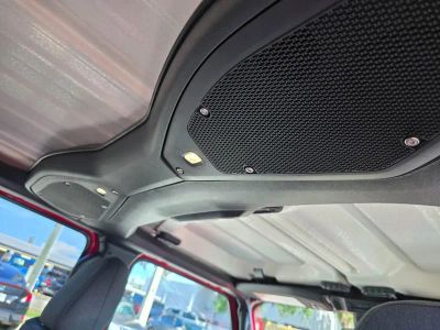 2025 Jeep Wrangler — photo 32 view