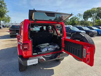 2025 Jeep Wrangler — photo 33 view