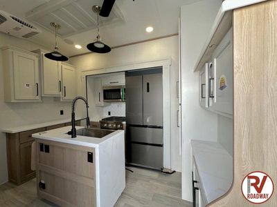 2025 Forest River RV Sandpiper — photo 9 view