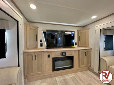 2025 Forest River RV Sandpiper — photo 18 view