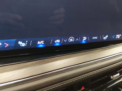 2025 Chevrolet Tahoe - Photo 20