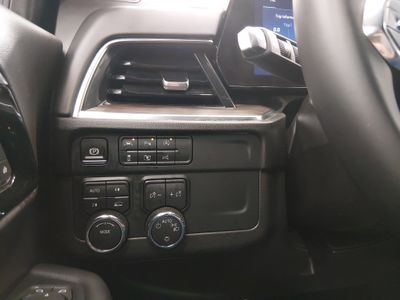 2025 Chevrolet Tahoe - Photo 13