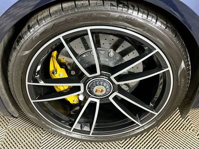 2022 Porsche 911 - Photo 33