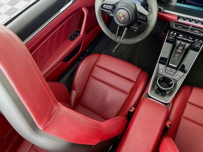 2022 Porsche 911 - Photo 26