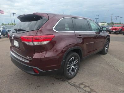 2019 Toyota Highlander — detail view