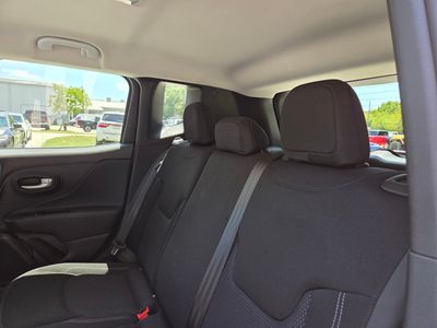 2023 Jeep Renegade - Photo 17