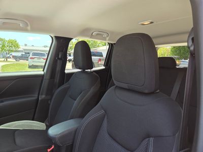 2023 Jeep Renegade - Photo 21