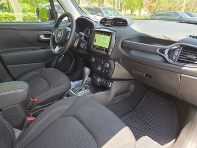 2023 Jeep Renegade - Photo 9