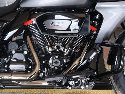 2025 Harley-Davidson FLTRXSE - CVO Road Glide - Photo 13
