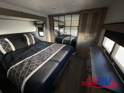 2025 KZ Durango - Photo 40
