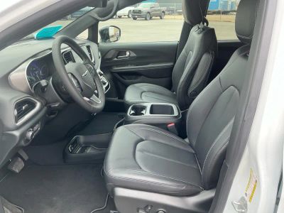 2026 Chrysler Voyager - Photo 10